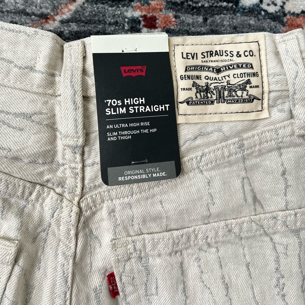 Levi’s 70’s rise jeans